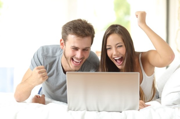 Why is it always useful to read reviews and look at tips for games you’re considering playing?